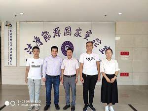 The teachers of the research group and some students went to the Dalian Institute of Chemical Physics of the Chinese Academy of Sciences to exchange studies.